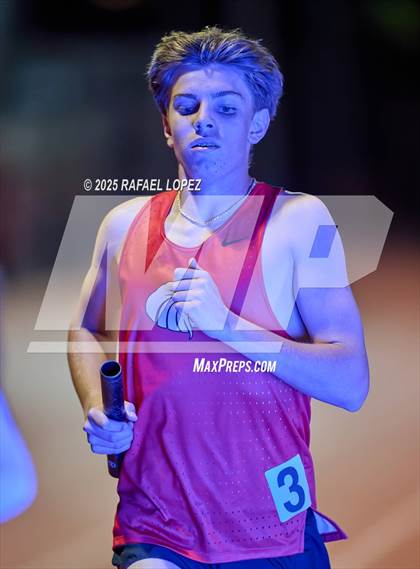 Thumbnail 1 in Eagle No Tax Relays (4x800M) photogallery.