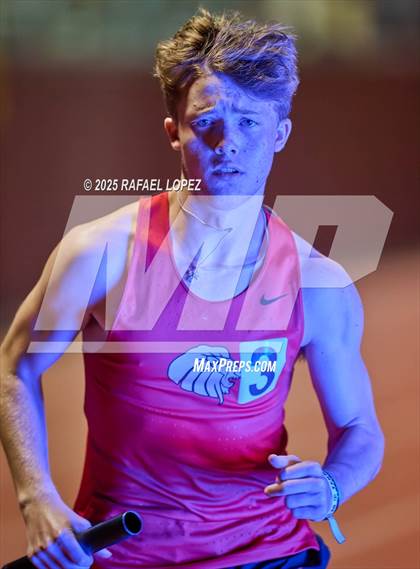 Thumbnail 1 in Eagle No Tax Relays (4x800M) photogallery.