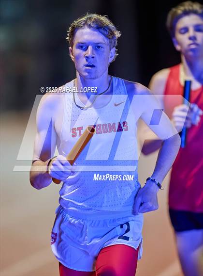Thumbnail 3 in Eagle No Tax Relays (4x800M) photogallery.