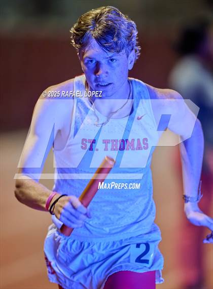 Thumbnail 3 in Eagle No Tax Relays (4x800M) photogallery.
