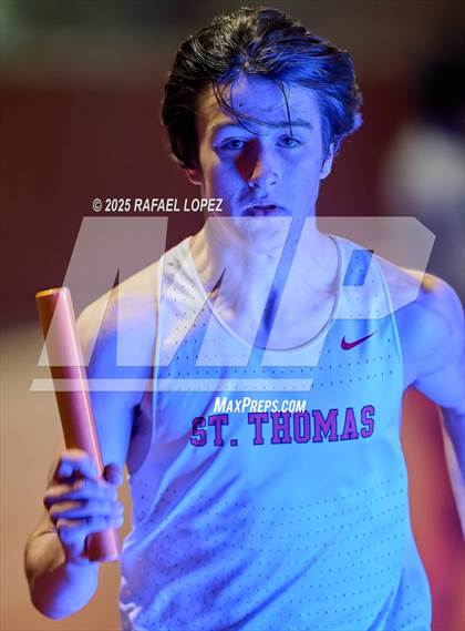 Thumbnail 2 in Eagle No Tax Relays (4x800M) photogallery.