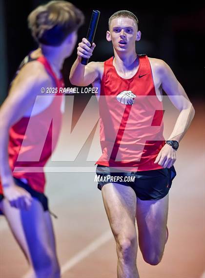 Thumbnail 1 in Eagle No Tax Relays (4x800M) photogallery.