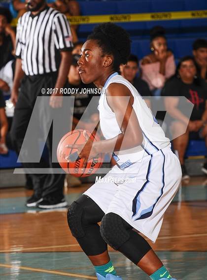 Thumbnail 2 in Sam Rayburn vs. Brennan (McDonald's Texas Invitational) photogallery.