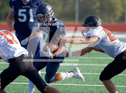 Thumbnail 1 in Medina Valley vs. Boerne-Champion photogallery.