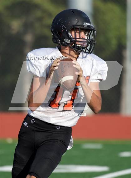 Thumbnail 1 in Medina Valley vs. Boerne-Champion photogallery.