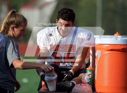 Thumbnail 2 in Medina Valley vs. Boerne-Champion photogallery.