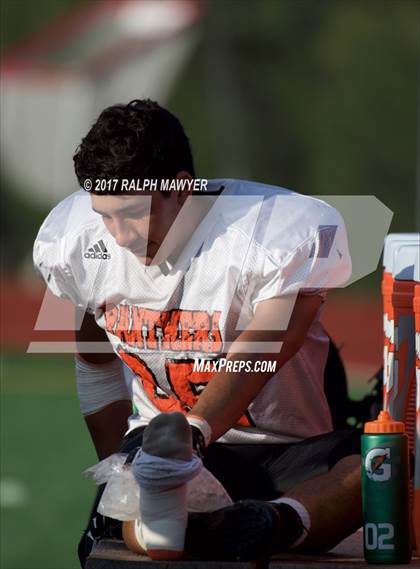 Thumbnail 1 in Medina Valley vs. Boerne-Champion photogallery.