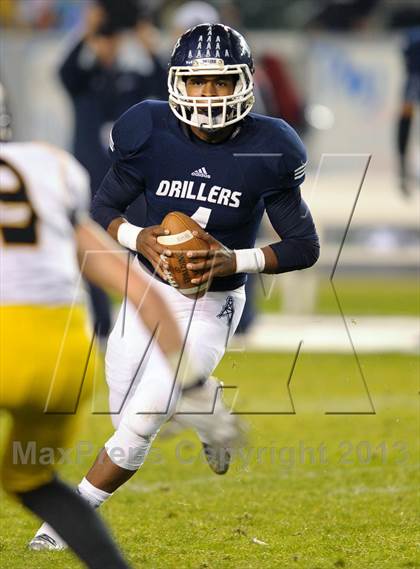 Thumbnail 3 in Del Oro vs. Bakersfield (CIF State D1 Final) photogallery.