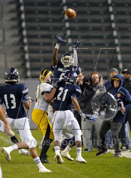 Thumbnail 2 in Del Oro vs. Bakersfield (CIF State D1 Final) photogallery.