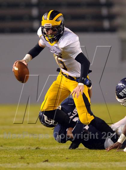 Thumbnail 2 in Del Oro vs. Bakersfield (CIF State D1 Final) photogallery.