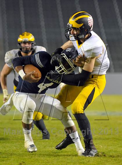 Thumbnail 3 in Del Oro vs. Bakersfield (CIF State D1 Final) photogallery.