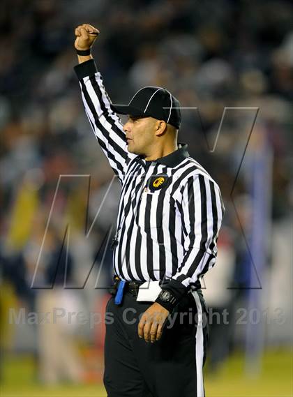 Thumbnail 2 in Del Oro vs. Bakersfield (CIF State D1 Final) photogallery.