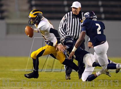 Thumbnail 1 in Del Oro vs. Bakersfield (CIF State D1 Final) photogallery.