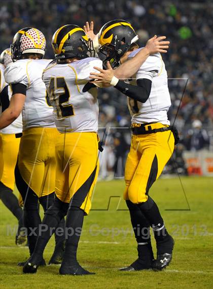 Thumbnail 2 in Del Oro vs. Bakersfield (CIF State D1 Final) photogallery.