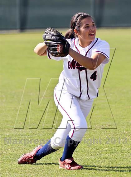 Thumbnail 1 in Tulare Western vs Frazier Mountain (Mira Monte Invitational Final) photogallery.