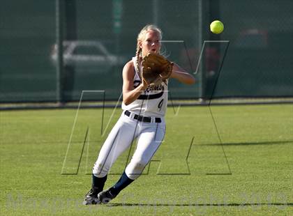 Thumbnail 3 in Tulare Western vs Frazier Mountain (Mira Monte Invitational Final) photogallery.