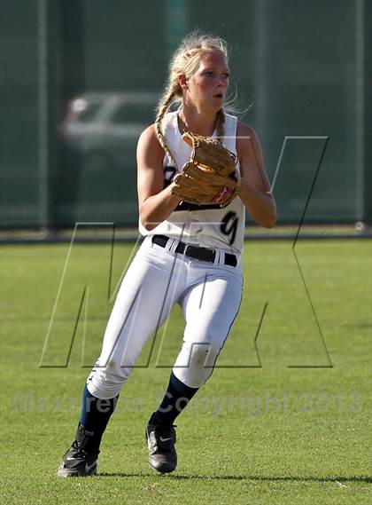 Thumbnail 3 in Tulare Western vs Frazier Mountain (Mira Monte Invitational Final) photogallery.
