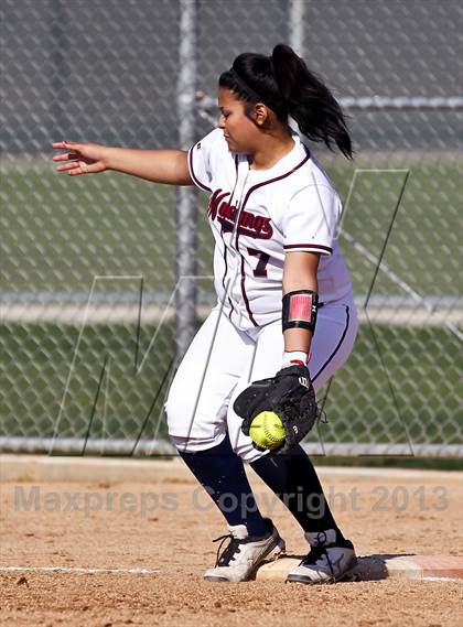 Thumbnail 2 in Tulare Western vs Frazier Mountain (Mira Monte Invitational Final) photogallery.