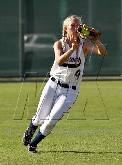 Thumbnail 1 in Tulare Western vs Frazier Mountain (Mira Monte Invitational Final) photogallery.