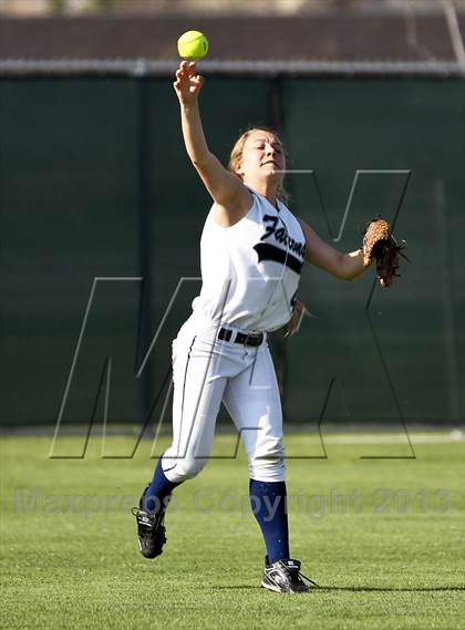 Thumbnail 2 in Tulare Western vs Frazier Mountain (Mira Monte Invitational Final) photogallery.