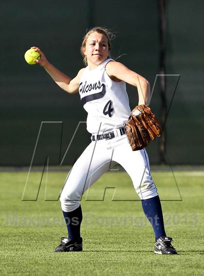 Thumbnail 3 in Tulare Western vs Frazier Mountain (Mira Monte Invitational Final) photogallery.
