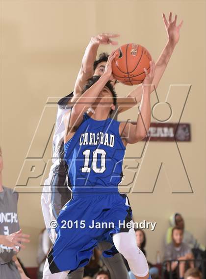 Thumbnail 3 in Rancho Mirage vs. Carlsbad (MaxPreps Holiday Classic) photogallery.