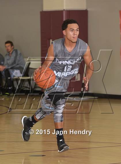 Thumbnail 3 in Rancho Mirage vs. Carlsbad (MaxPreps Holiday Classic) photogallery.