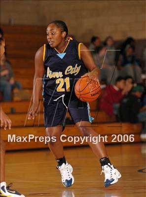 Thumbnail 3 in River City vs. Christian Brothers (Lincoln Invitational) photogallery.
