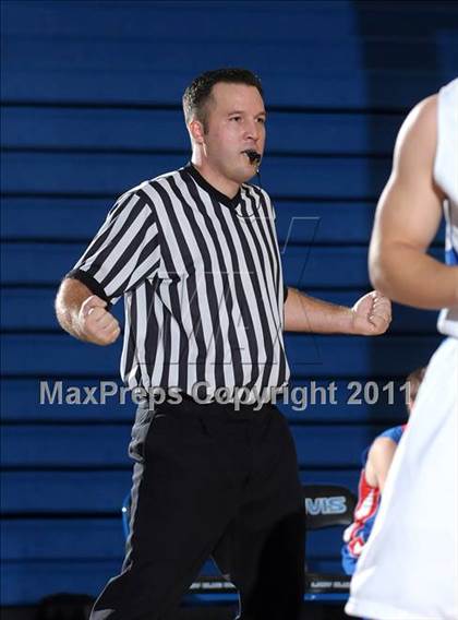 Thumbnail 1 in Christian Brothers vs. Davis (Les Curry Invitational) photogallery.