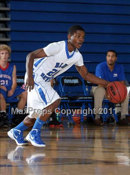 Thumbnail 3 in Christian Brothers vs. Davis (Les Curry Invitational) photogallery.