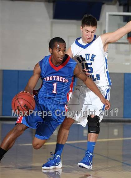 Thumbnail 3 in Christian Brothers vs. Davis (Les Curry Invitational) photogallery.