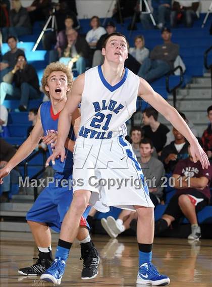 Thumbnail 2 in Christian Brothers vs. Davis (Les Curry Invitational) photogallery.