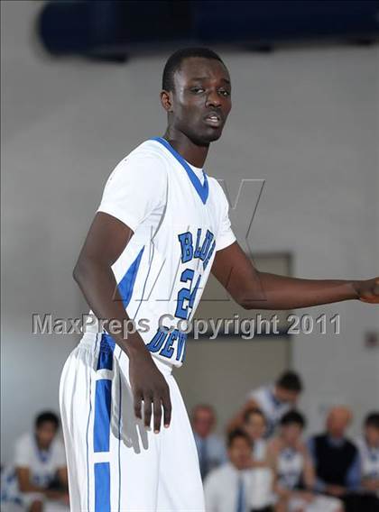 Thumbnail 2 in Christian Brothers vs. Davis (Les Curry Invitational) photogallery.