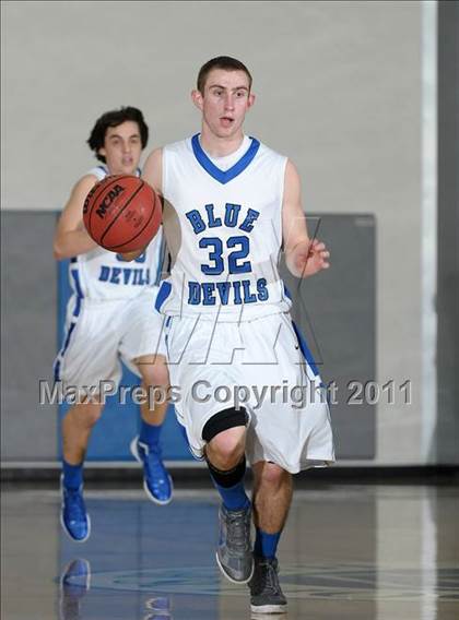 Thumbnail 1 in Christian Brothers vs. Davis (Les Curry Invitational) photogallery.