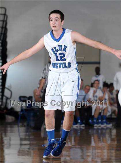 Thumbnail 1 in Christian Brothers vs. Davis (Les Curry Invitational) photogallery.