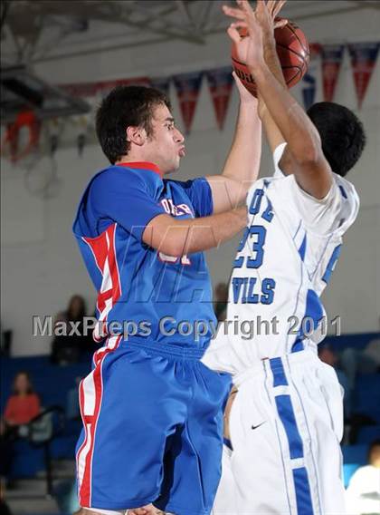 Thumbnail 1 in Christian Brothers vs. Davis (Les Curry Invitational) photogallery.