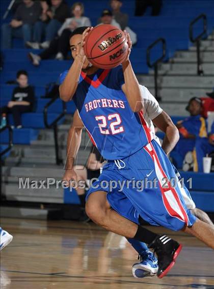 Thumbnail 3 in Christian Brothers vs. Davis (Les Curry Invitational) photogallery.