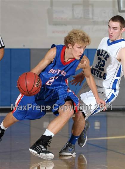 Thumbnail 1 in Christian Brothers vs. Davis (Les Curry Invitational) photogallery.