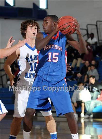 Thumbnail 2 in Christian Brothers vs. Davis (Les Curry Invitational) photogallery.