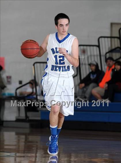 Thumbnail 1 in Christian Brothers vs. Davis (Les Curry Invitational) photogallery.