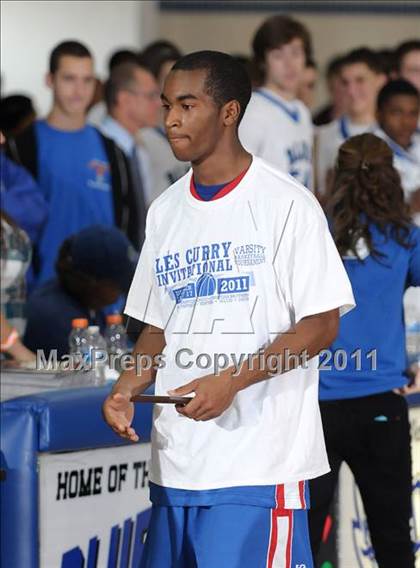 Thumbnail 2 in Christian Brothers vs. Davis (Les Curry Invitational) photogallery.