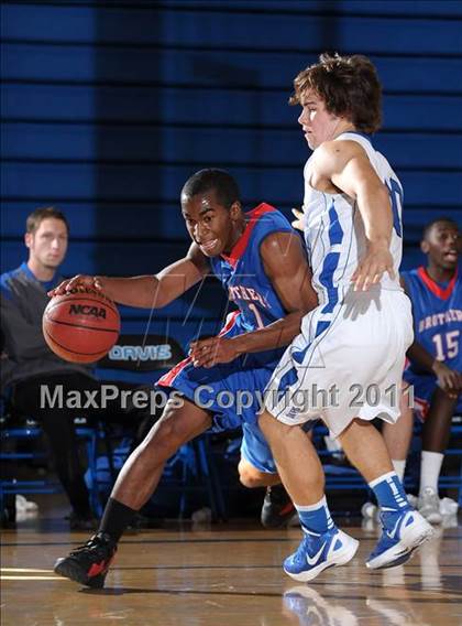 Thumbnail 1 in Christian Brothers vs. Davis (Les Curry Invitational) photogallery.