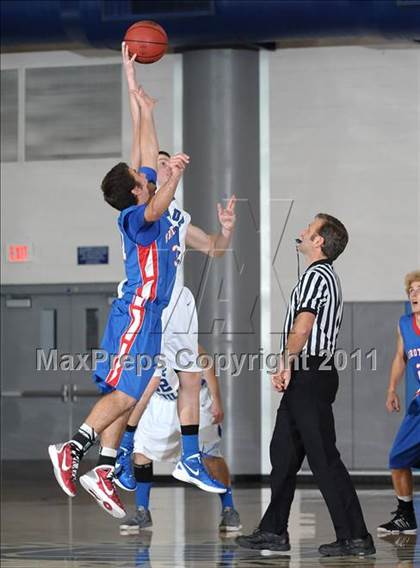 Thumbnail 1 in Christian Brothers vs. Davis (Les Curry Invitational) photogallery.