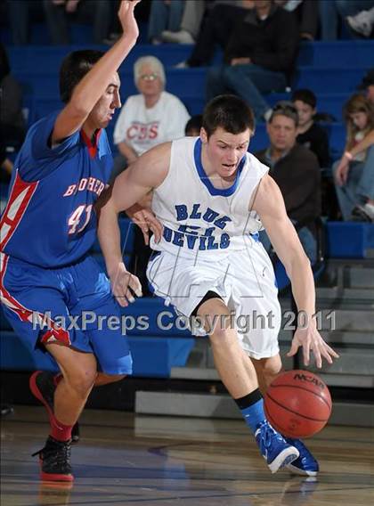 Thumbnail 3 in Christian Brothers vs. Davis (Les Curry Invitational) photogallery.