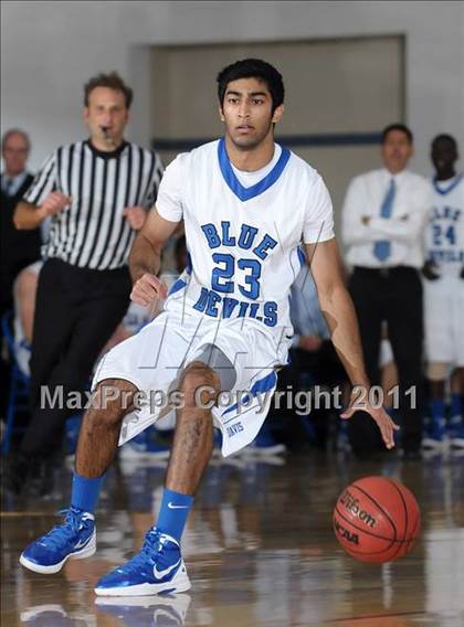 Thumbnail 2 in Christian Brothers vs. Davis (Les Curry Invitational) photogallery.