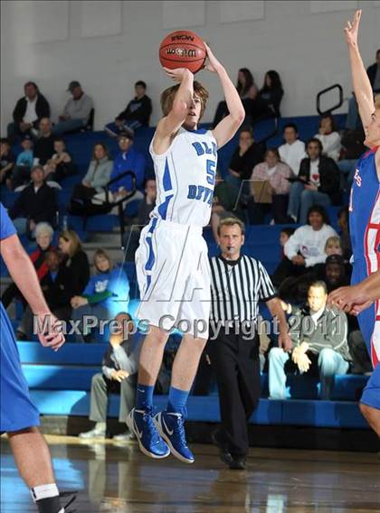 Thumbnail 3 in Christian Brothers vs. Davis (Les Curry Invitational) photogallery.