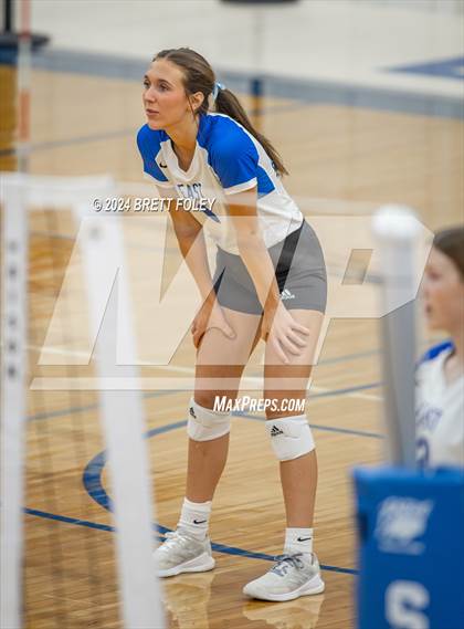 Thumbnail 2 in Marian @ Lincoln East photogallery.