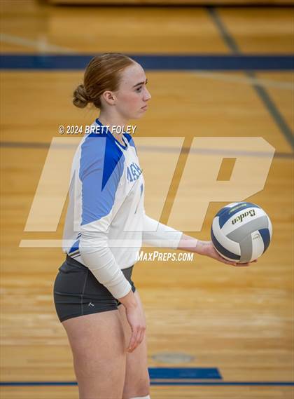 Thumbnail 1 in Marian @ Lincoln East photogallery.