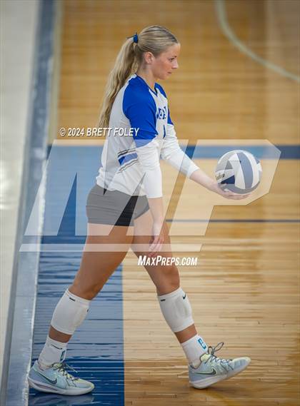 Thumbnail 1 in Marian @ Lincoln East photogallery.