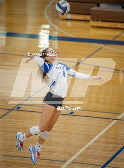 Thumbnail 2 in Marian @ Lincoln East photogallery.
